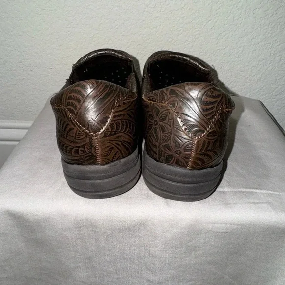 Easy Street  Women's Easy Works By Lyndee Slip Resistant Clogs Size 6 - Picture 8 of 9